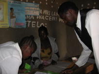 photo of Field officer of MuCoBa that helps customer